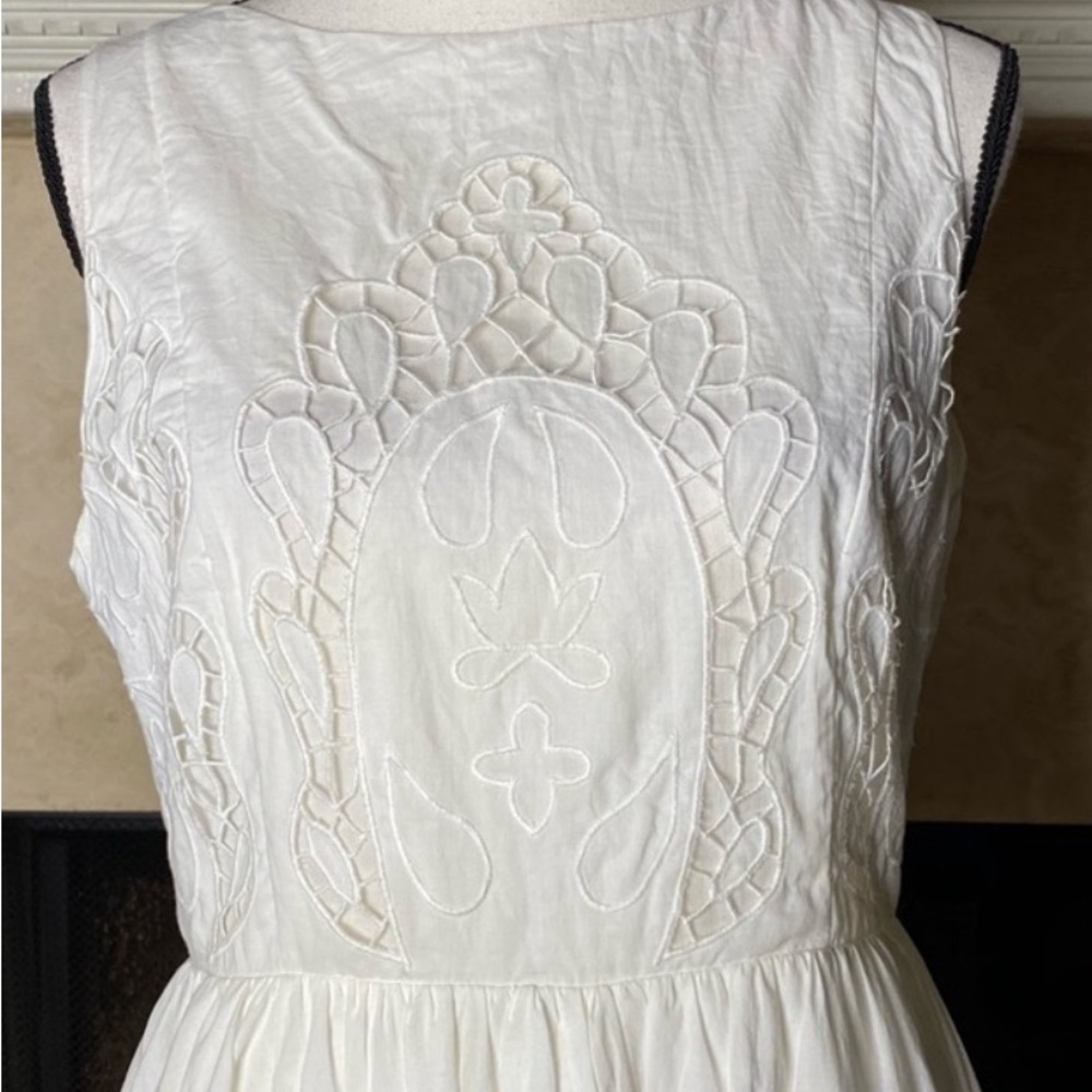Alice + Olivia White Embroidered Cotton Dress size 8 - Picture 7 of 9